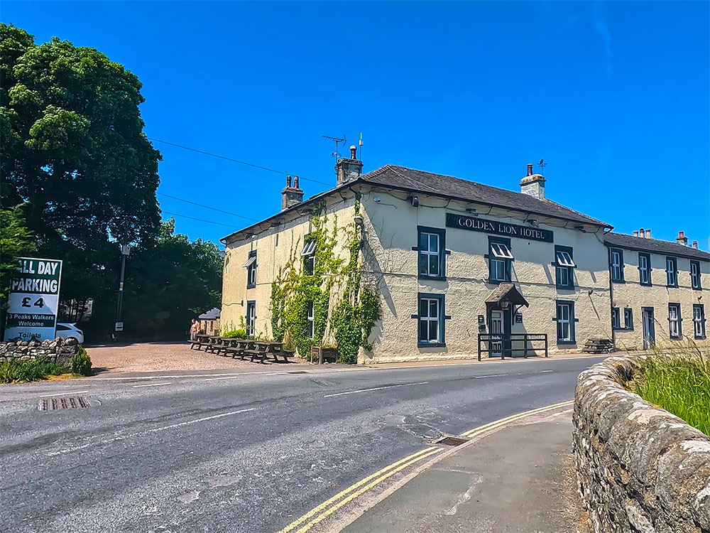 The Golden Lion which offers all-day parking at Horton in Ribblesdale